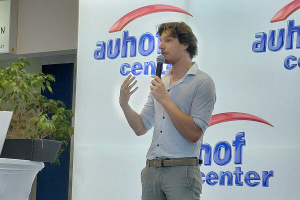 Dr. Martin Negrelli